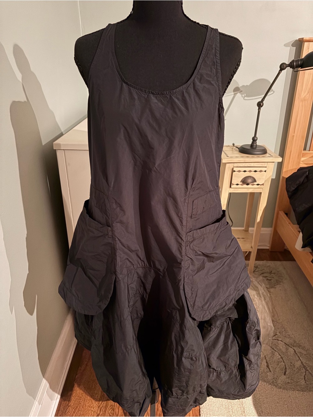 Sleeveless Black Midi Pocket Dress